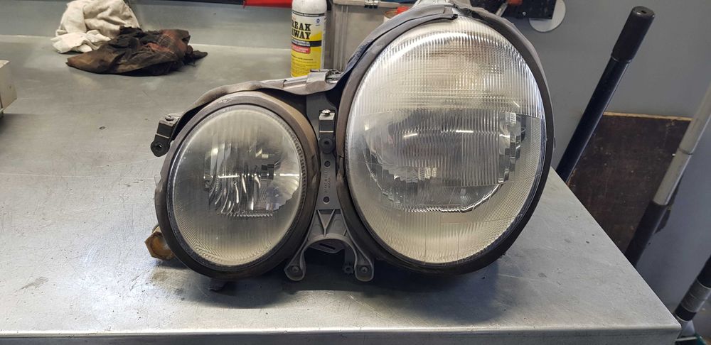 Mercedes E W210 Lampa lewy prawy przód Europa