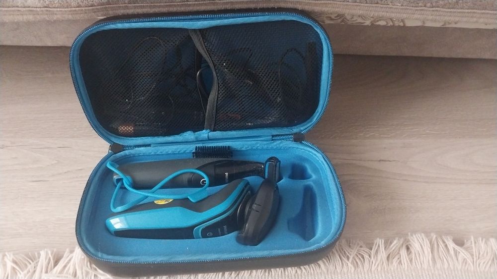 Продам електробритву Philips S5050