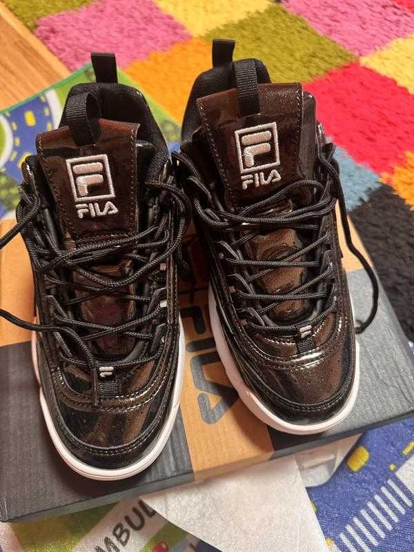 Fila disruptor ii premium жіночі чорні лакові кросівки us8