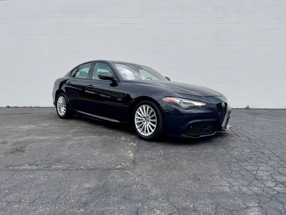 Alfa Romeo Giulia      2022