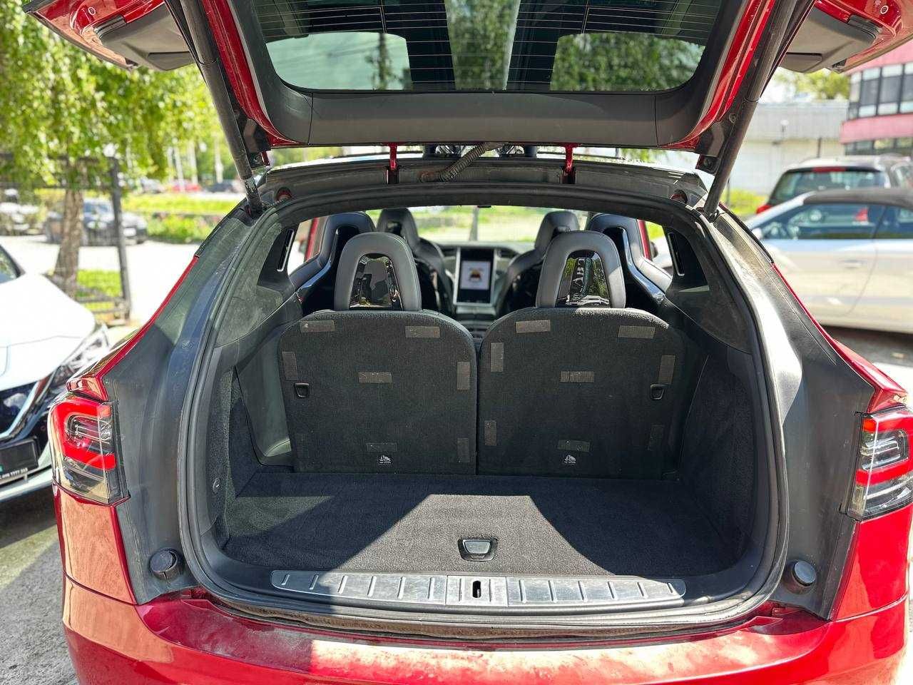 Tesla Model X 75D 75 kWh Dual Motor в кредит без авансу!