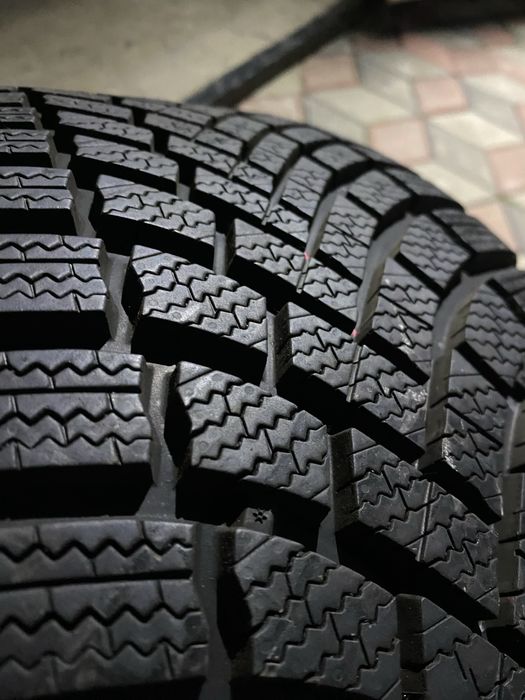 Bridgestone Blizzak 005 235/40/19 96V 2821 рік