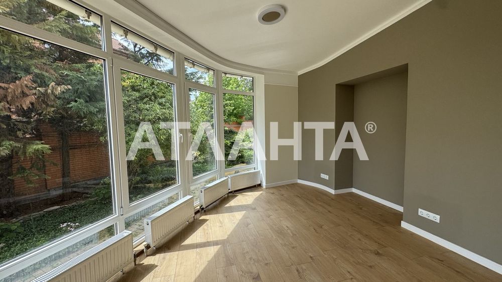 Дом у моря в охраняемом жилом массиве Совиньон