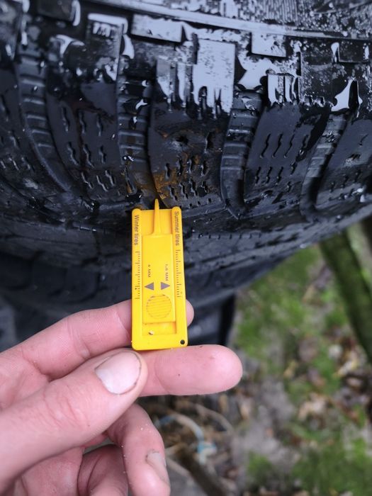 Шини Nokian 235*65*r17 зимові