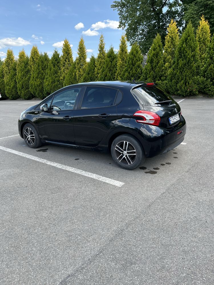 Peugeot 208 1.2 benzyna