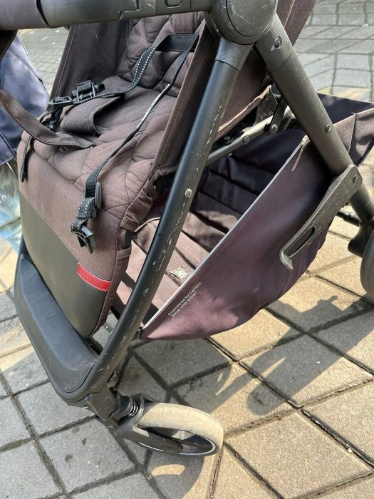 Прогулянкова коляска