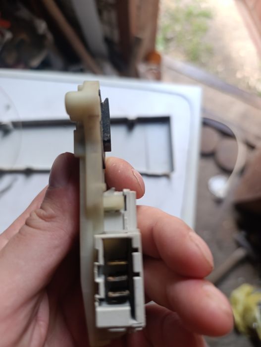 Замок для пральної машиниIndesit wisl62