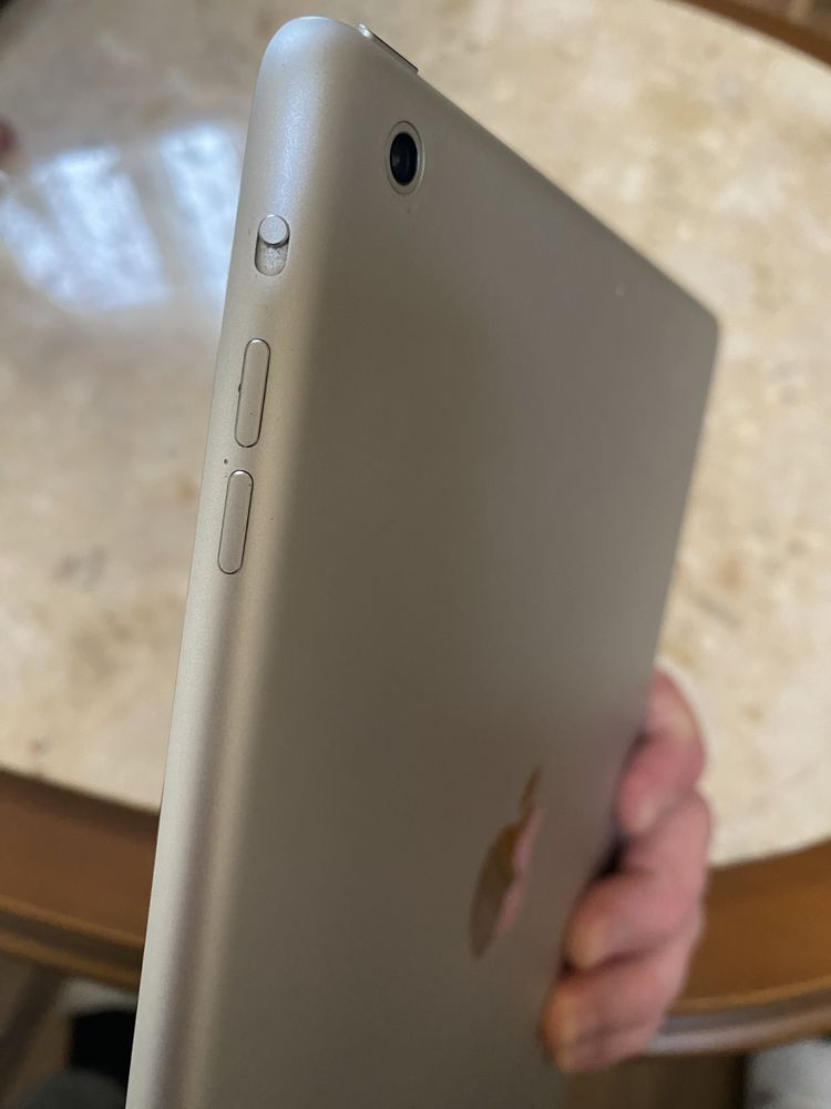 Продам IPad Air