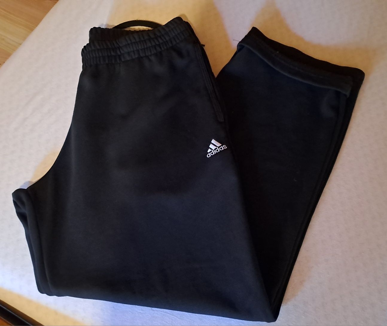 Adidas spodnie ciemno geanatowe, stan bdb, jak nowe, r:M/S.