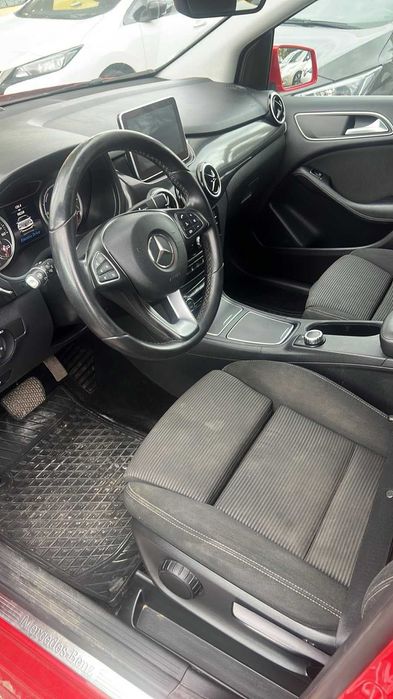 Продам MERCEDES-BENZ 28кВт Рік випуску 2016