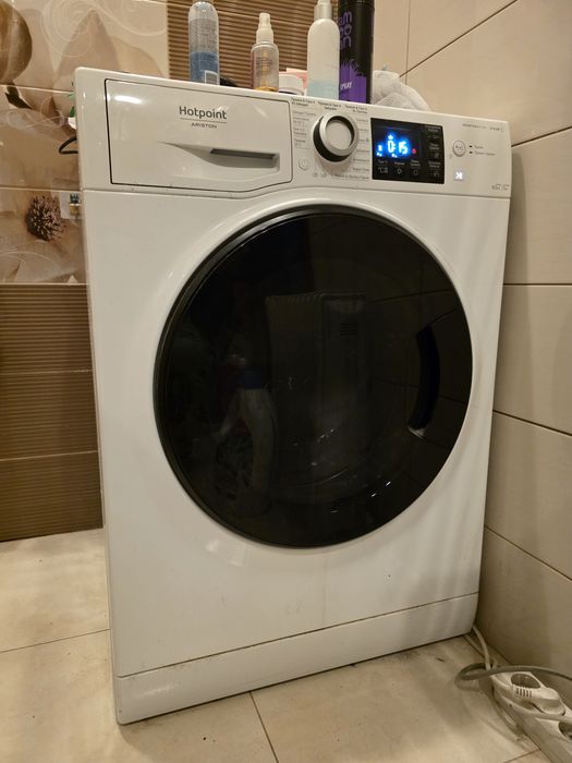 Прально-сушильна машина Hotpoint-Ariston NDB 10570 DA UA