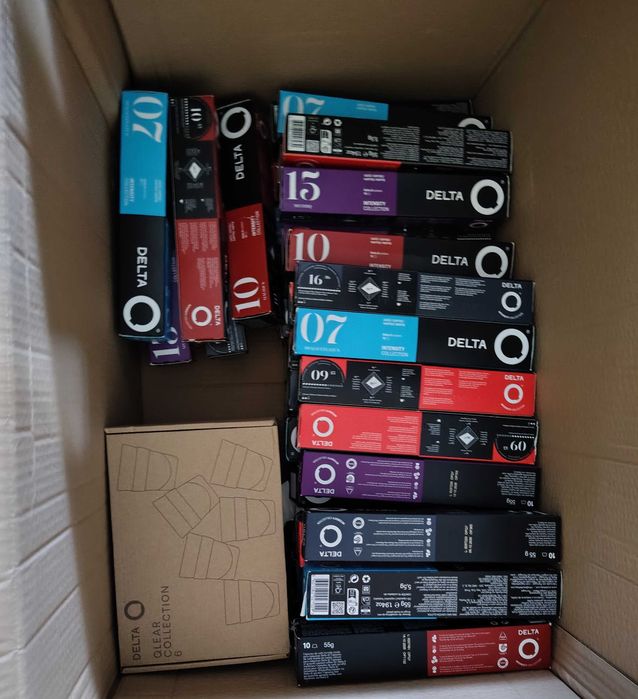 Máquina de Café DELTA Q ICONIQ+520 cápsulas de café+12 chávenas