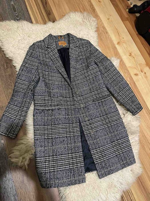 Осіннє базове пальто