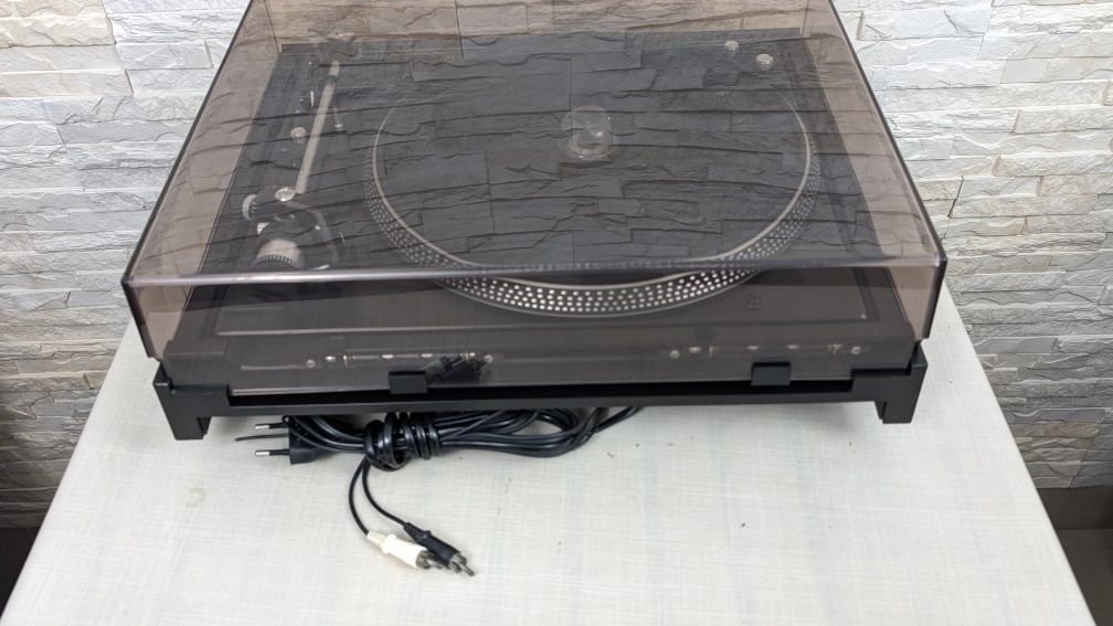 Dual CS-650-RC Wysokiej klasy gramofon z napędem bezpośrednim