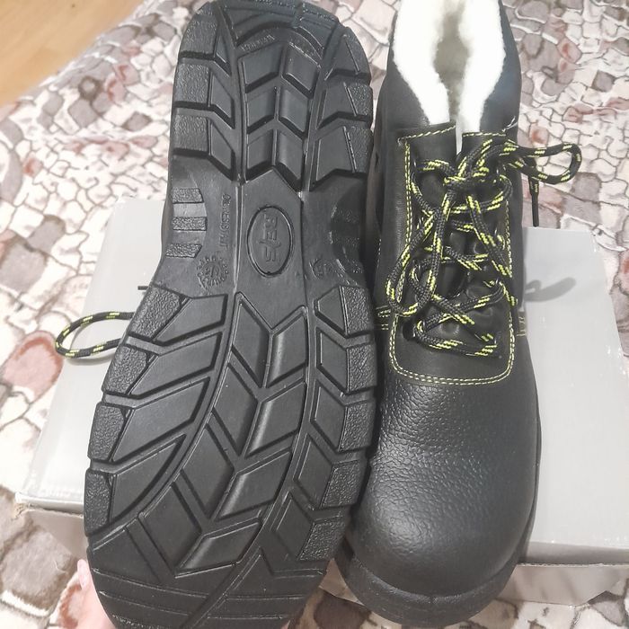 Рабочие ботинки новые