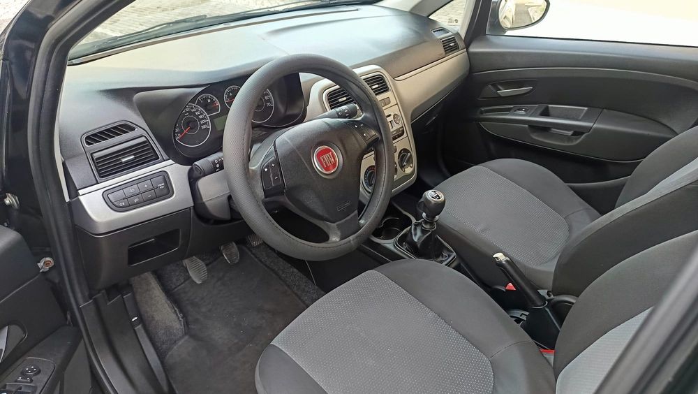 Fiat Punto Hatchback -1.2L Gasolina- 198.000 km