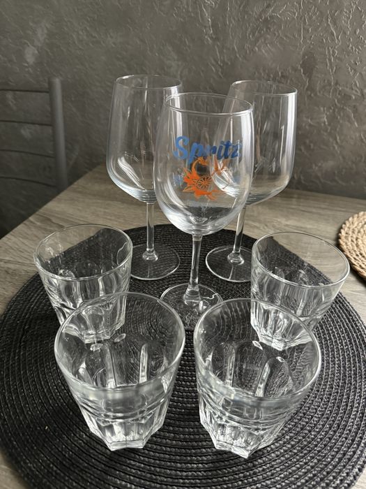 Набір бокалів та стаканів