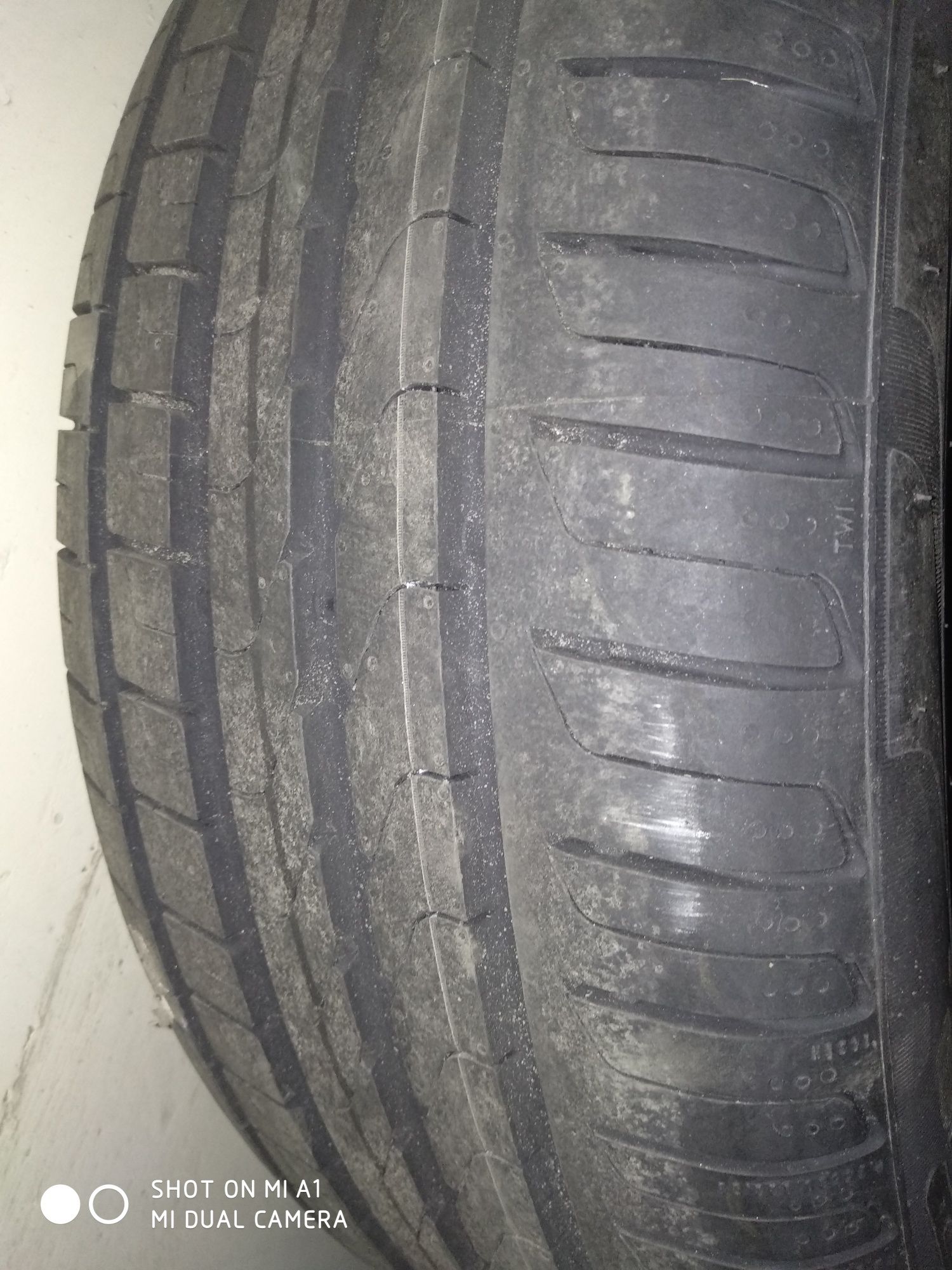 Продам шины 235/50r19