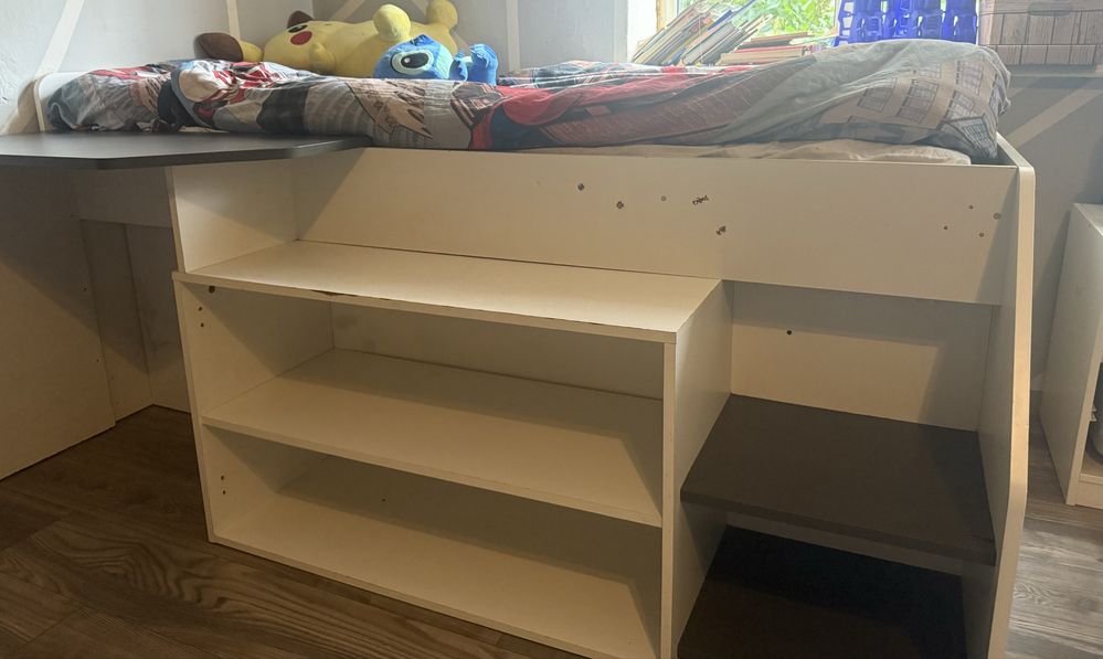 Dwa lozka antresole, szafa, regaly komody polka do zawieszenia
