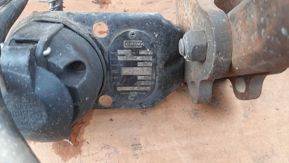 hak holowniczy KIA Carnival   BRINK