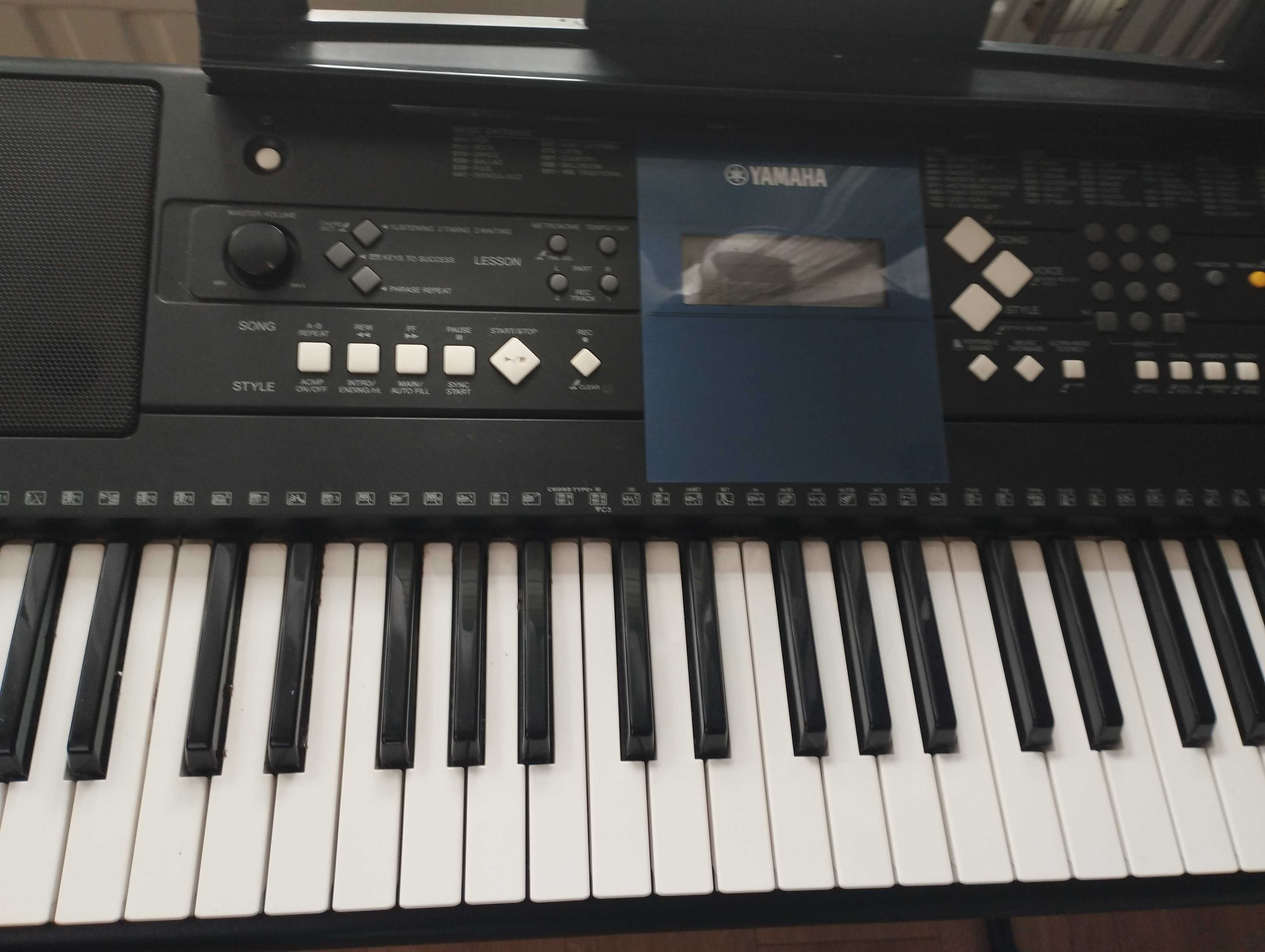 Keyboard Yamaha E333