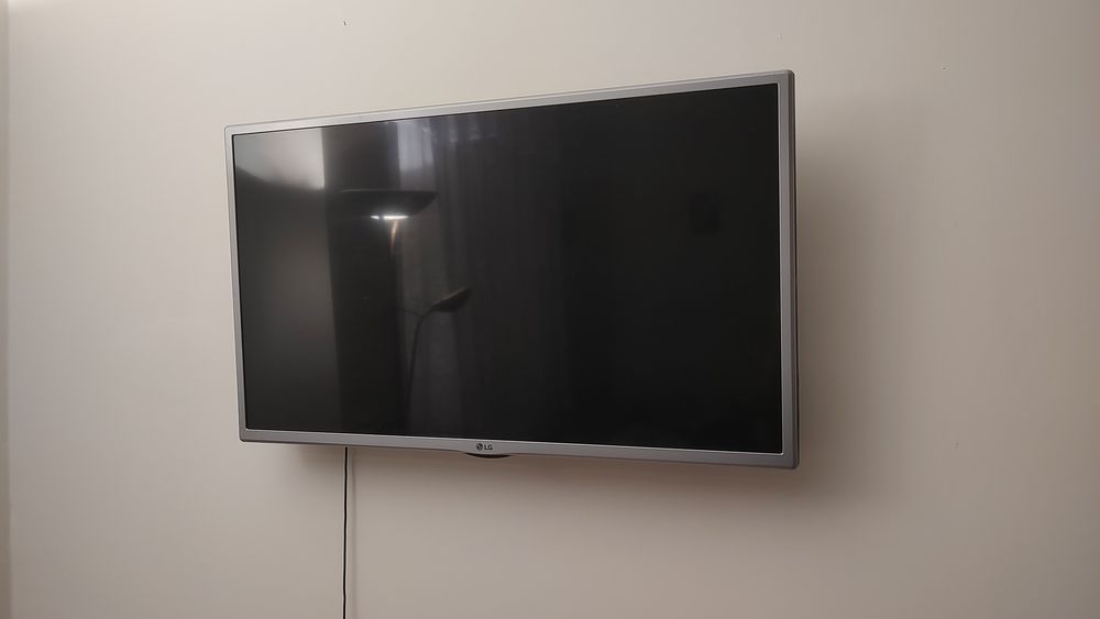 Telewizor Lg 32 cale + chromecast do tego