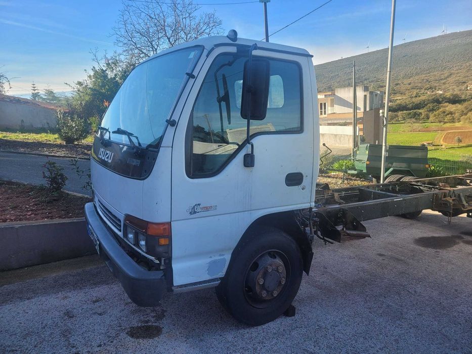 Isuzu NQR 70 4.8 Turbo Ano 2003