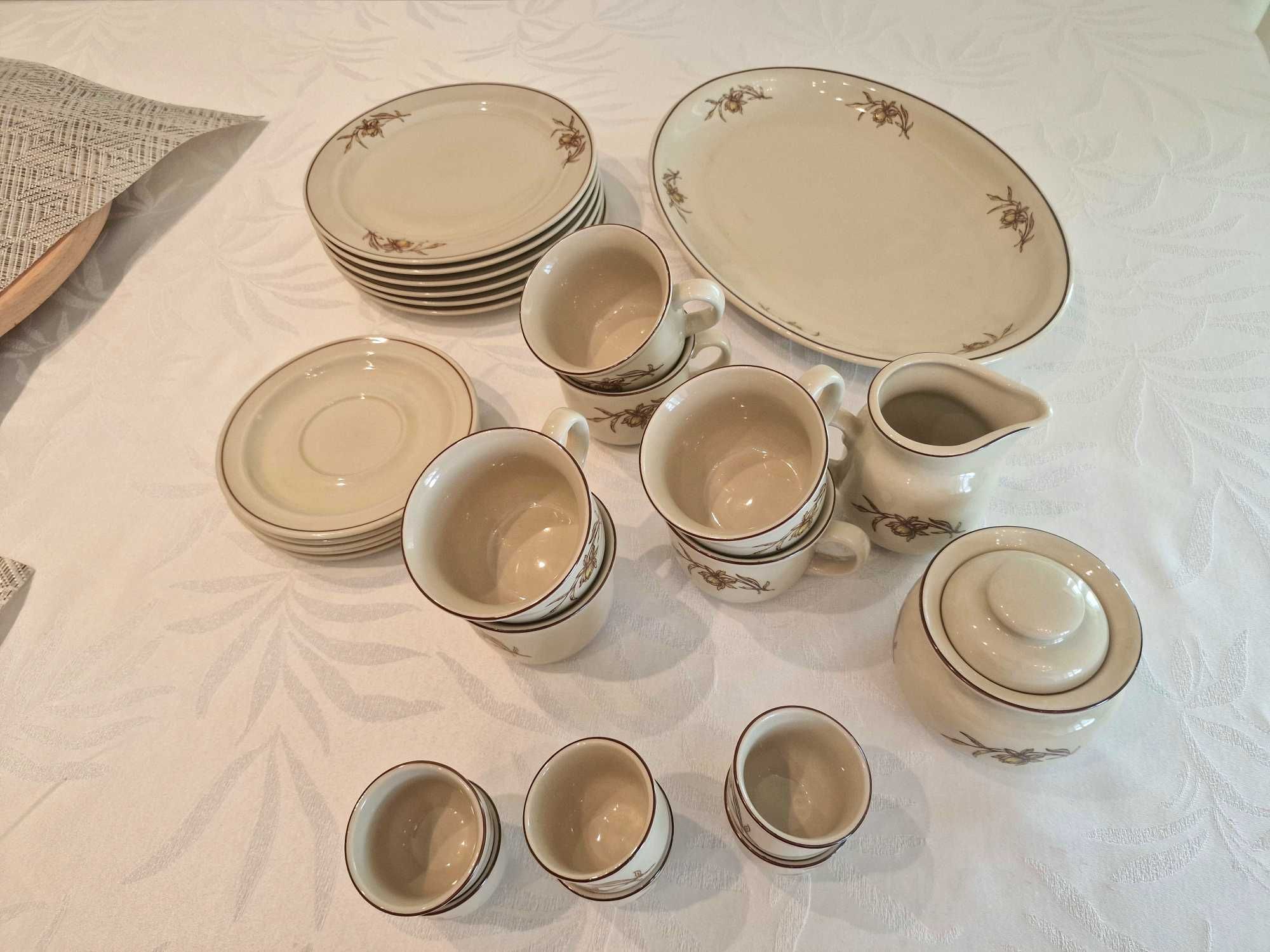 Serwis śniadaniowy porcelit 27 elementów, PRL