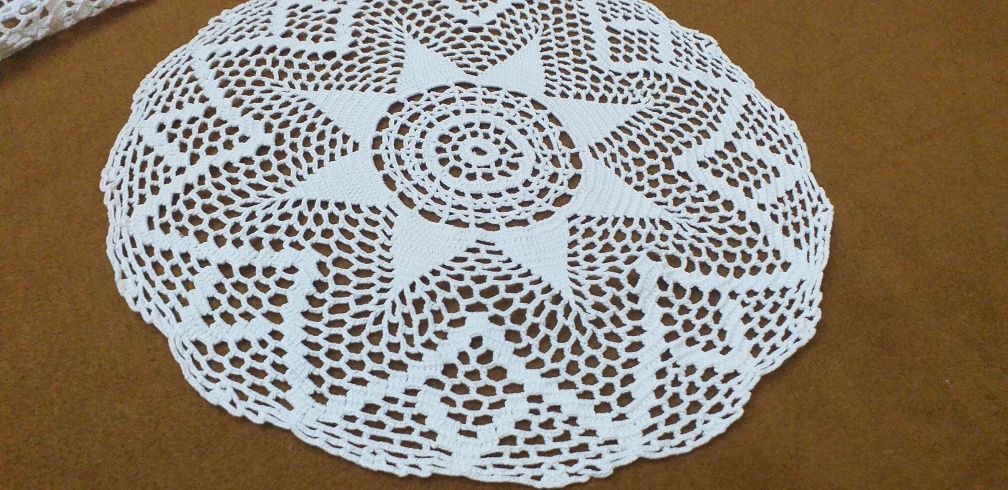 Toalhas de Mesa e Naperons em Crochet