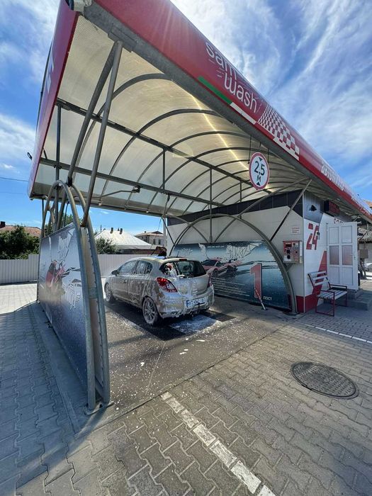 Автомийка Самообслуговування в центрі міста біля ОККО