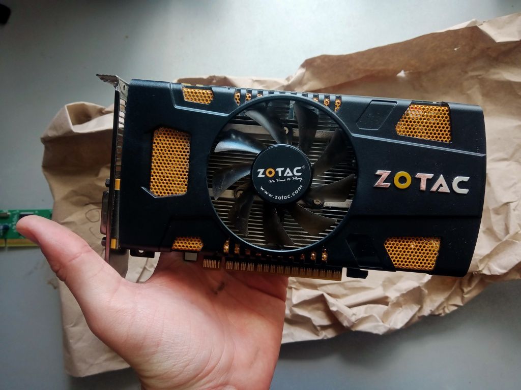 Відеокарта Zotac 550ti 1gb
