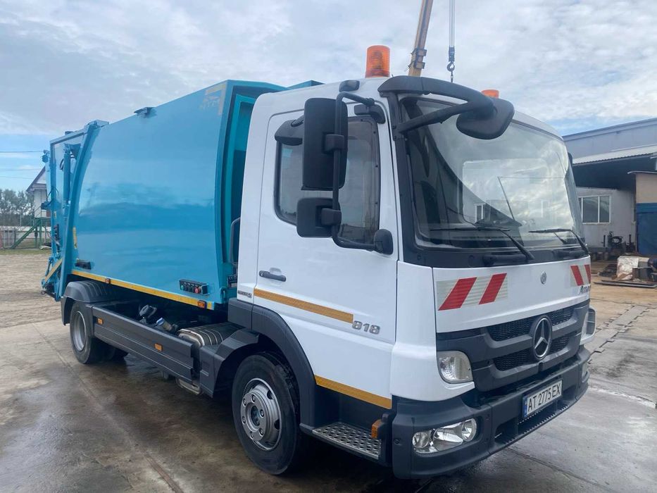Сміттєвоз Mercedes Benz Atego 818 2012 року Бункер NTM 11m3 2016 року