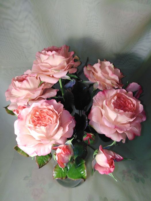 Розы из холодного фарфора. Цветы ручная работа.