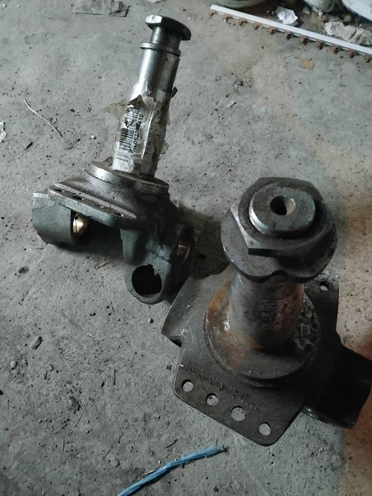 Кулак поворотний КАМАЗ 5320-3001014/ 5320-3001015 (правий/ лівий)