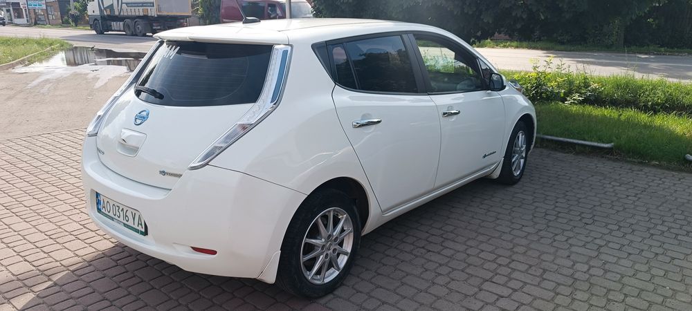Продам Nissan Leat
