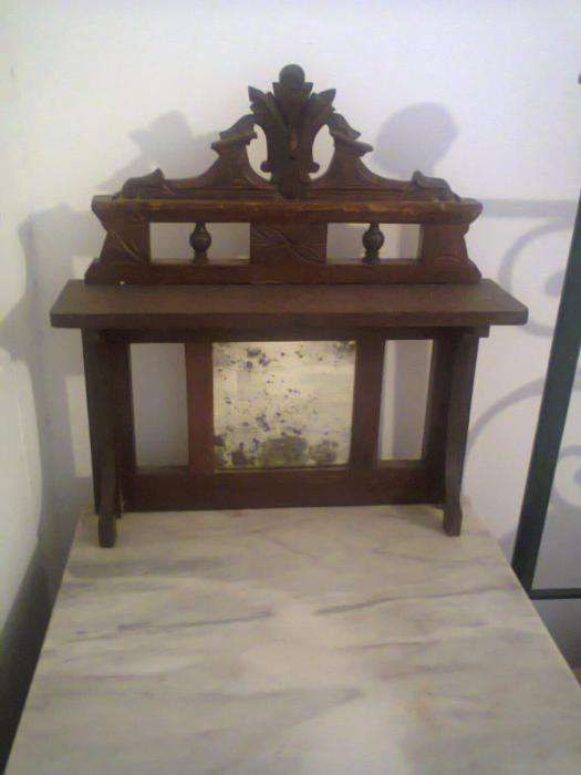 Mesa de cabeceira (antiga)