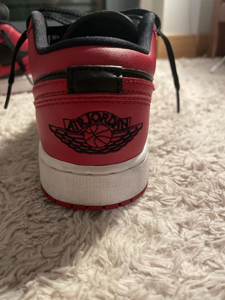 Air Jordan 1 low reverse bred