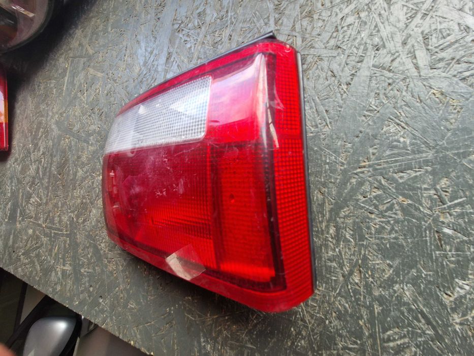 Lampa Lewy Tył Klapa Kombi TOYOTA CARINA E T19