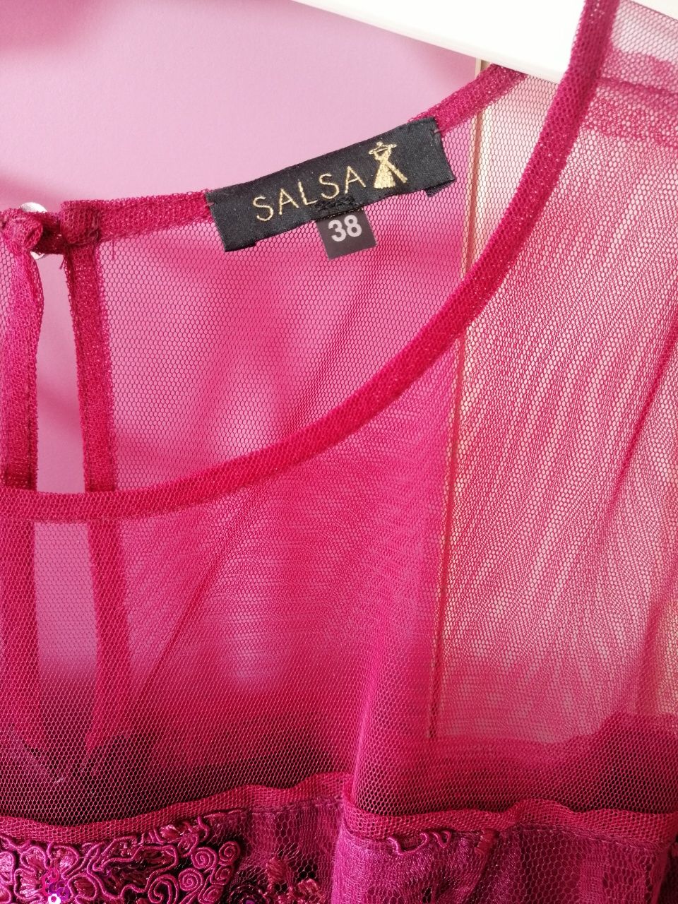 Sukienka studniówkowa, weselna kolor wpadający w bordo salsa