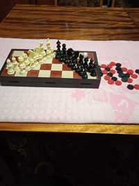 Продам шахматно шашечный набор на магнитах