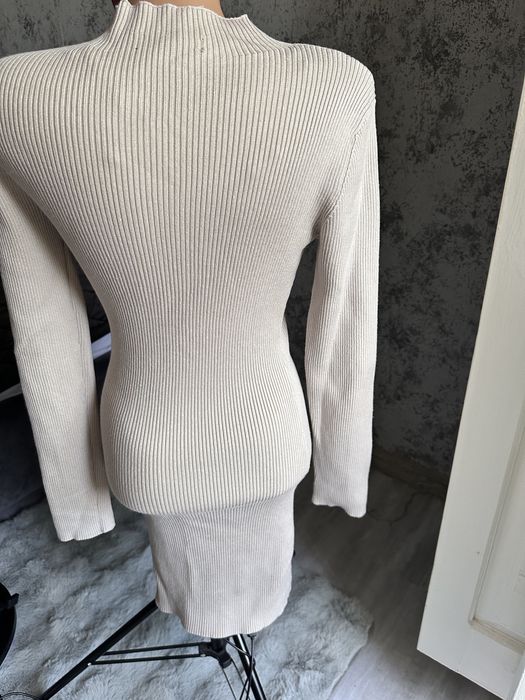 Плаття водоласка в рубчик тілесний бєж