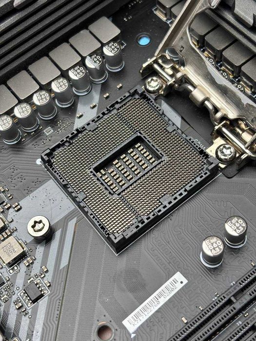 Материнська плата ТОП MSI MAG Z390 Tomahawk s1200 под ремонт