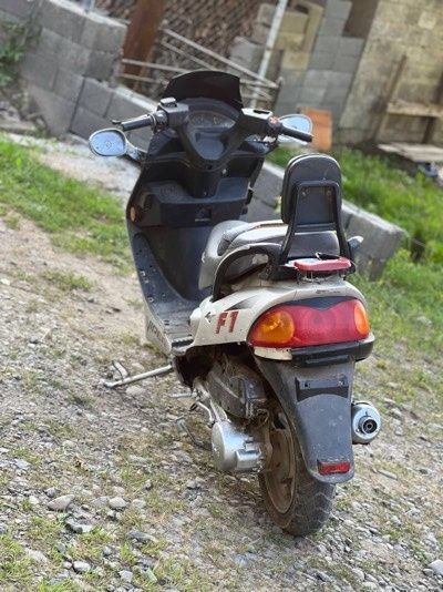 Продам скутер 150 кубів