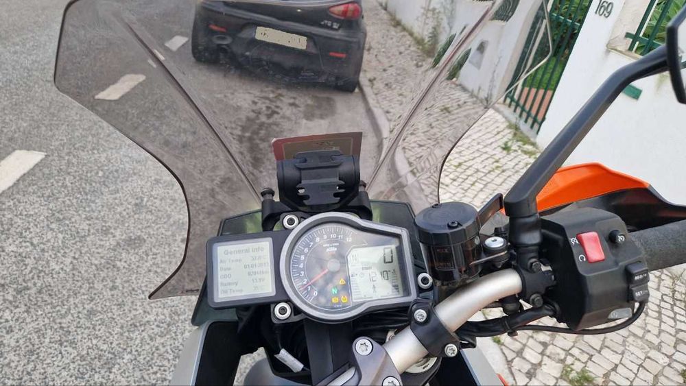 KTM 1290 Superduke GT 2017 [com malas]