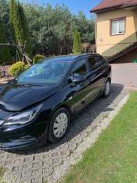 Opel Astra K 2019 uszkodzona . Grzane fotele i kierownica, okazja
