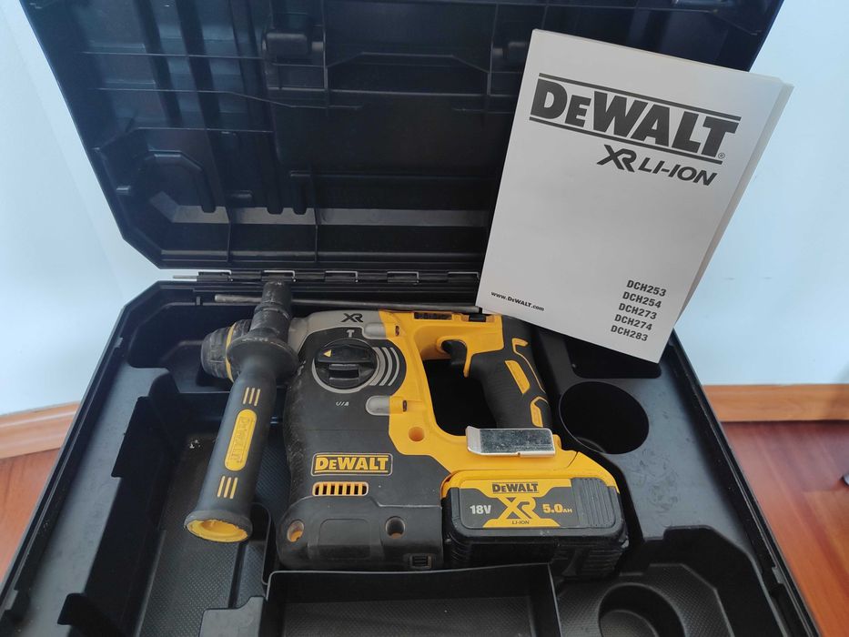 Zestaw narzędzi DeWalt Wkrętarka Młotowiertarka Szlifierka + osprzęt