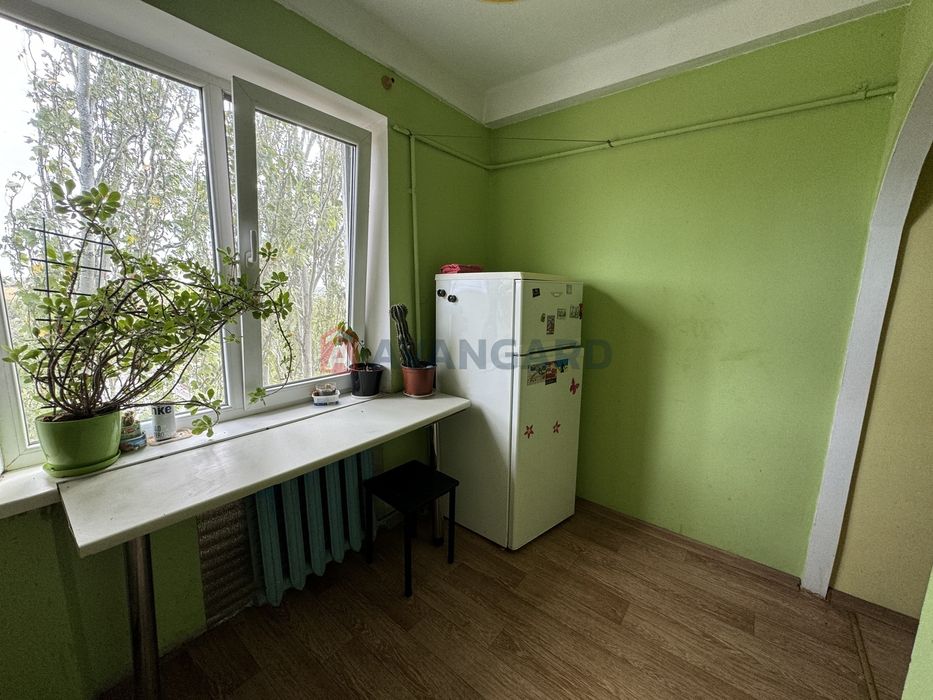 Продаж 1к. космос