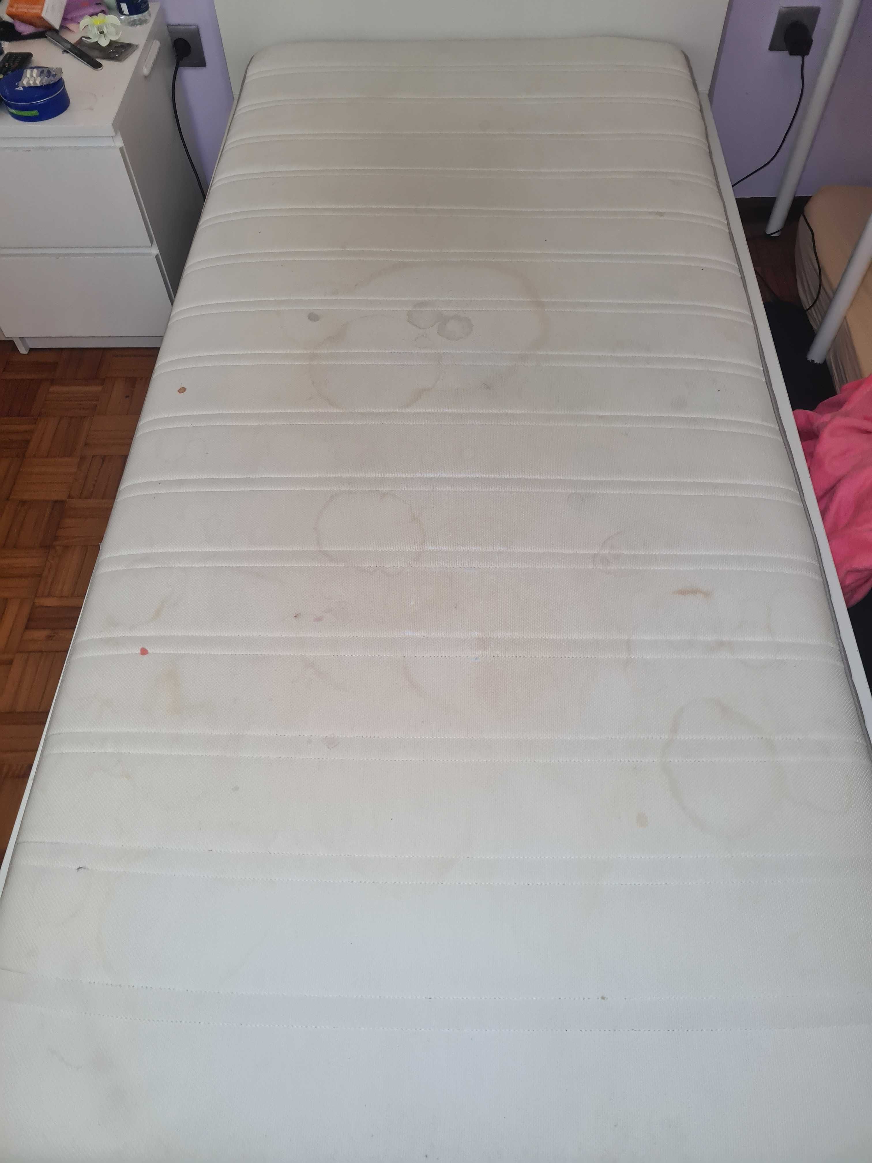 Cama solteiro Malm ikea