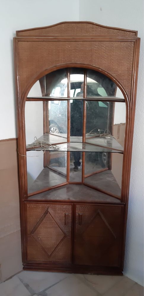 Movel de.Canto eletrificado em bambu