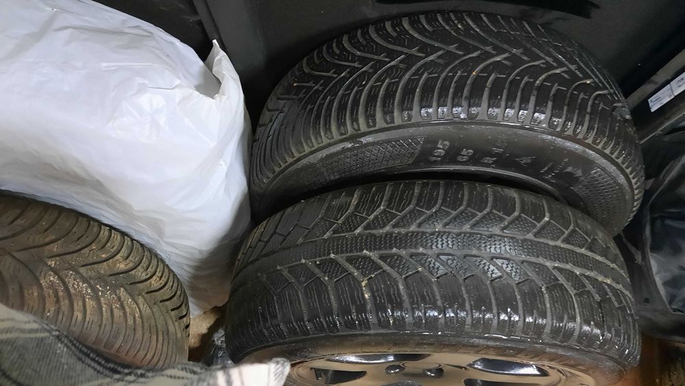 БУ легкосплавні диски з гумою 4шт. 195  65  R15